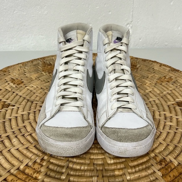 Nike Blazer Mid ‘77 Youth Sneakers - Picture 2 of 5
